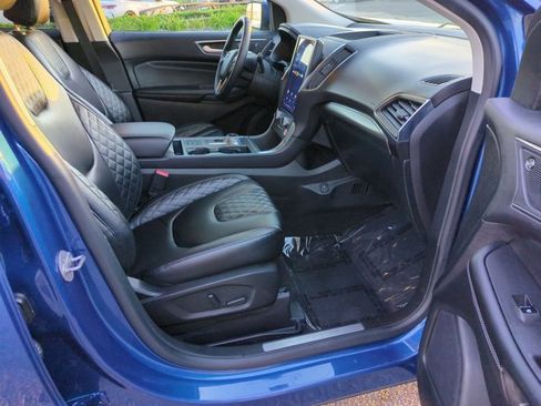 Used 2023 Ford Edge Titanium image 16