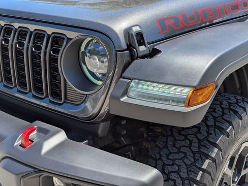 Certified 2024 Jeep Wrangler Unlimited Rubicon AWD/4WD image 10
