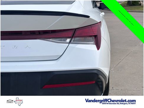 Used 2025 Hyundai Elantra Sport FWD image 13
