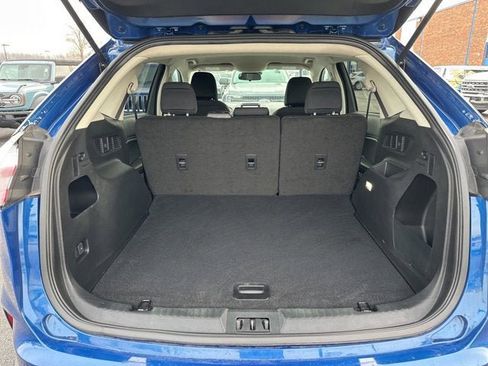 Used 2024 Ford Edge SE image 19