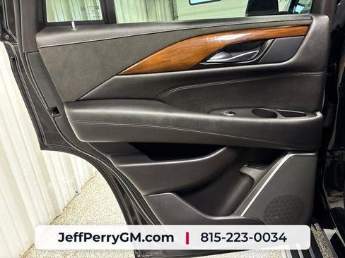 Used 2020 Cadillac Escalade Premium Luxury AWD/4WD image 26