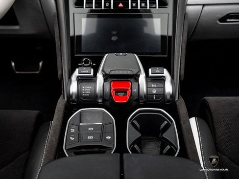 Used 2024 Lamborghini Urus S AWD/4WD image 28