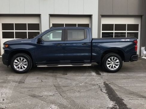 Used 2020 Chevrolet Silverado 1500 Custom w/ Custom Value Package image 5