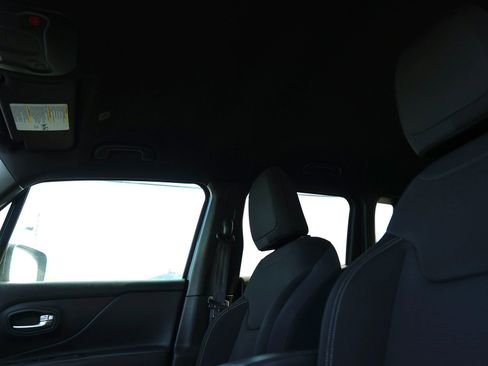 Used 2022 Jeep Renegade Altitude image 20