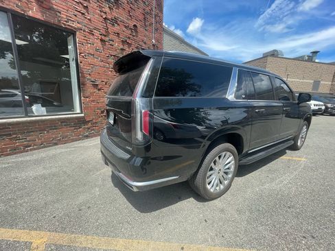 Used 2023 Cadillac Escalade ESV Premium Luxury AWD/4WD image 5