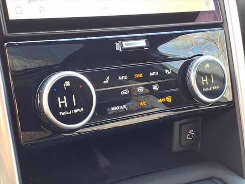 Certified 2023 Land Rover Discovery S R-Dynamic image 13