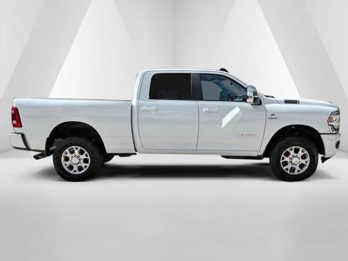 Used 2024 RAM 2500 Laramie AWD/4WD image 8
