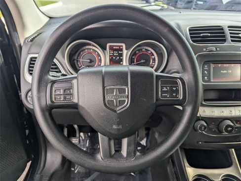 Used 2018 Dodge Journey SE image 28