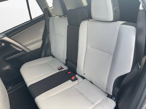 Used 2018 Toyota RAV4 XLE image 12