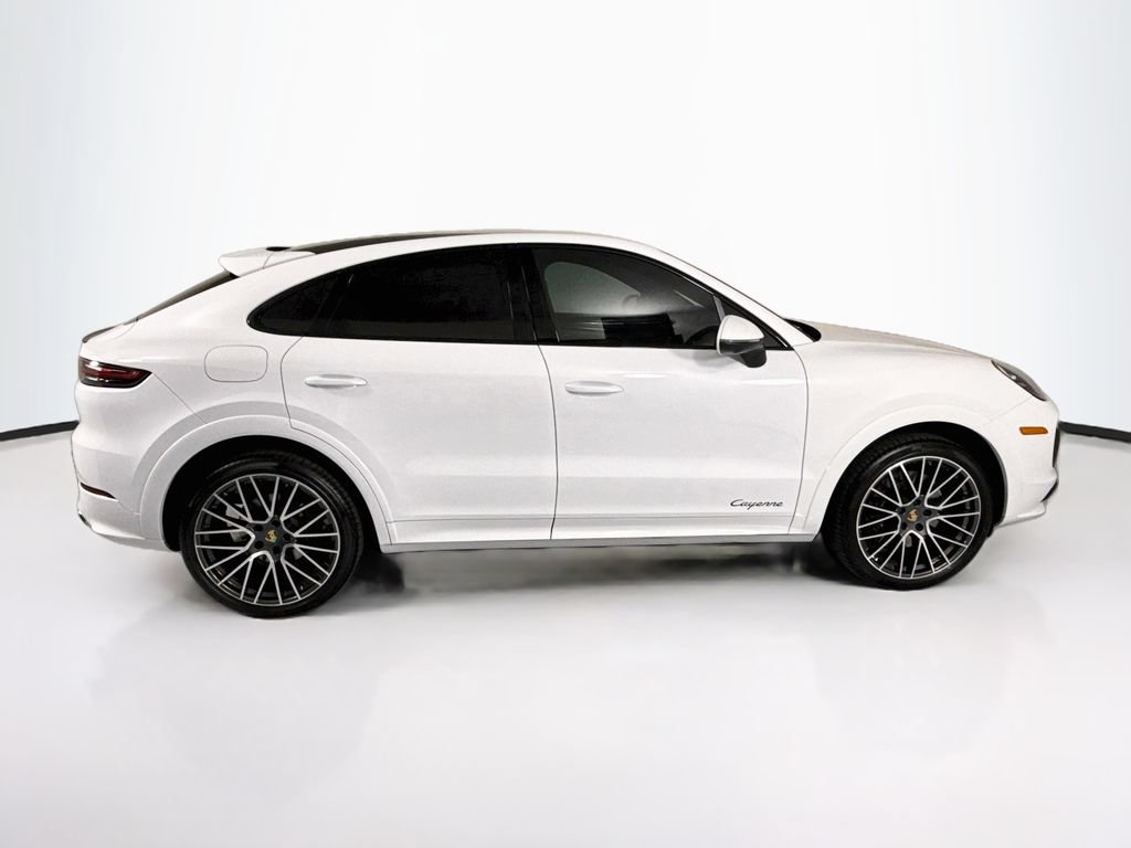 Used 2023 Porsche Cayenne Coupe AWD/4WD image 4
