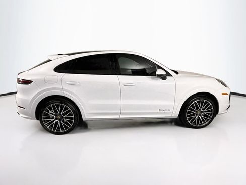 Used 2023 Porsche Cayenne Coupe AWD/4WD image 4