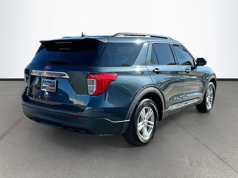 Used 2022 Ford Explorer XLT image 7