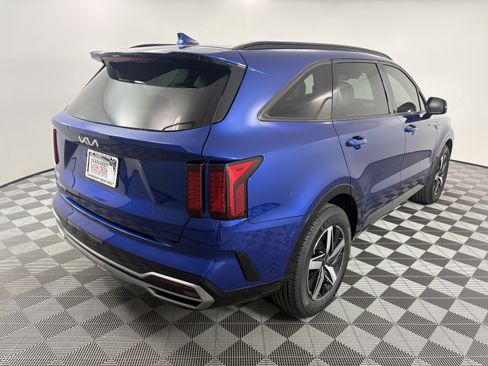 Used 2023 Kia Sorento EX w/ Panoramic Sunroof Package FWD image 5