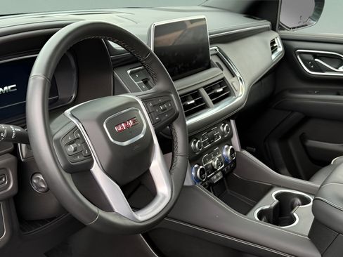 Used 2024 GMC Yukon XL SLT w/ SLT Premium Package AWD/4WD image 21