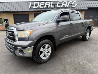 Used 2011 Toyota Tundra 4x4 CrewMax w/ SR5 Pkg