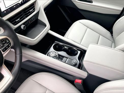 New 2026 Ford Explorer Active w/ Active Comfort Package image 8