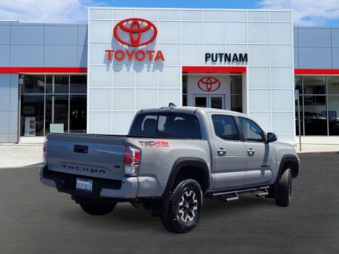 Used 2021 Toyota Tacoma TRD Off-Road w/ TRD Premium Off Road Package AWD/4WD image 4