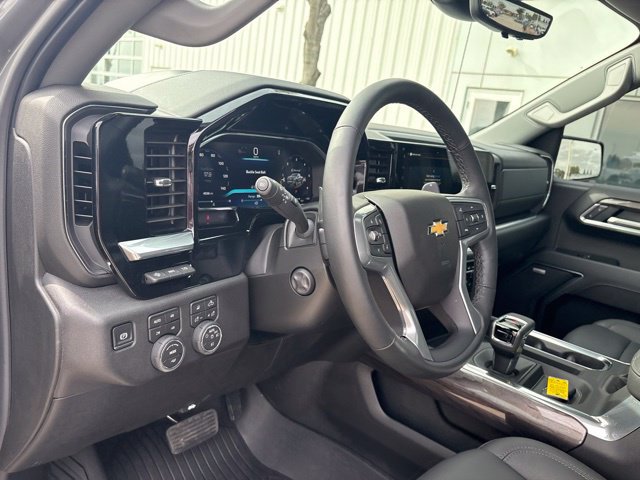 Used 2026 Chevrolet Silverado 1500 LTZ w/ LTZ Premium Package AWD/4WD image 12