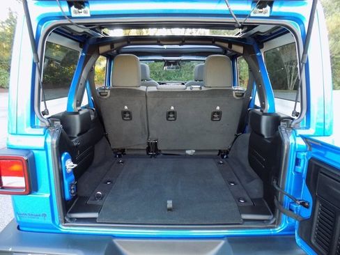 Certified 2025 Jeep Wrangler Sport S image 30