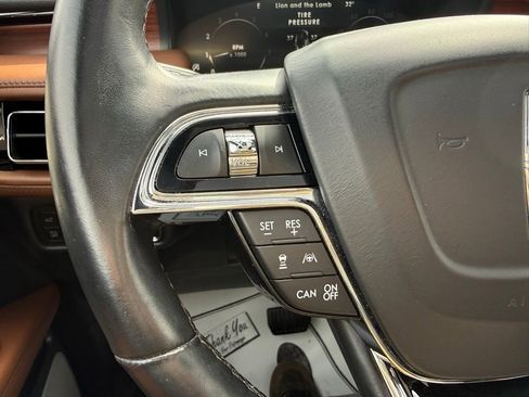 Used 2023 Lincoln Nautilus Reserve w/ Equipment Group 202A image 17