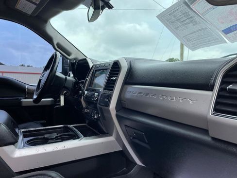 Used 2019 Ford F250 Lariat w/ Chrome Package AWD/4WD image 16