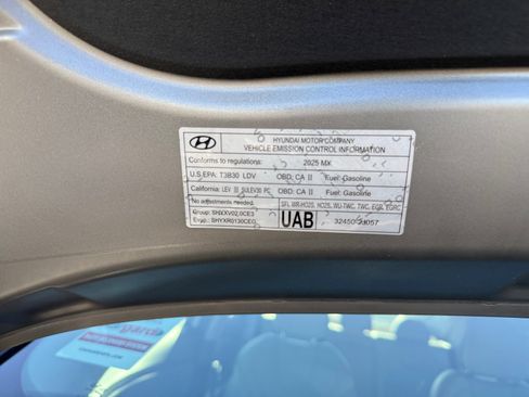 Used 2025 Hyundai Elantra Limited image 26