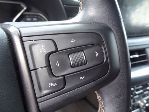 Used 2021 GMC Yukon AT4 w/ Technology Package AWD/4WD image 11