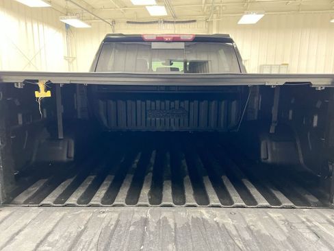 Used 2021 Chevrolet Silverado 1500 High Country w/ Technology Package AWD/4WD image 24