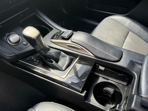 Used 2018 Lexus ES 350 ES 350 w/ Navigation System Package image 16