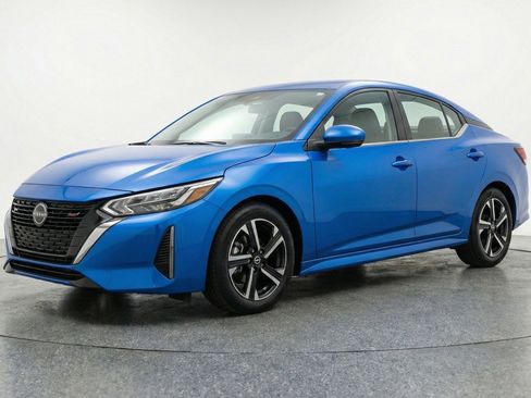 Used 2025 Nissan Sentra SV FWD image 3