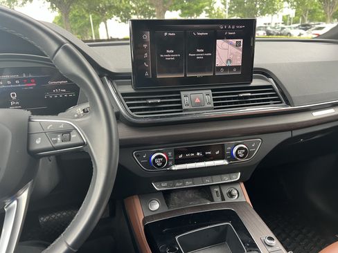 Used 2022 Audi Q5 2.0T Premium Plus w/ Premium Plus Package AWD/4WD image 31