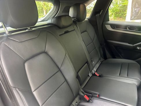 Used 2024 Porsche Cayenne AWD/4WD image 9