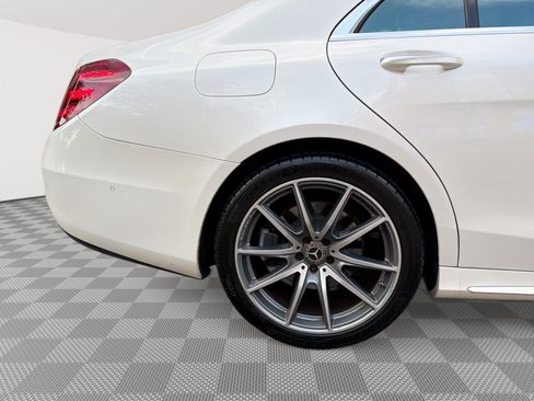 Used 2019 Mercedes-Benz S 560 Sedan w/ AMG Line Exterior image 30