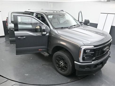 New 2026 Ford F350 Lariat w/ Black Appearance Package AWD/4WD image 32