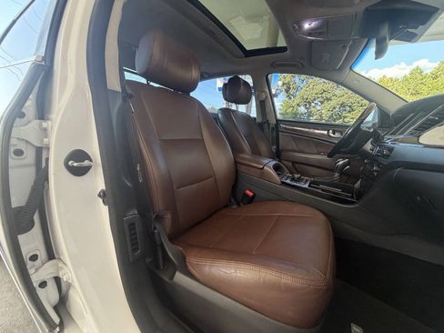 Used 2014 Hyundai Equus Signature RWD image 7