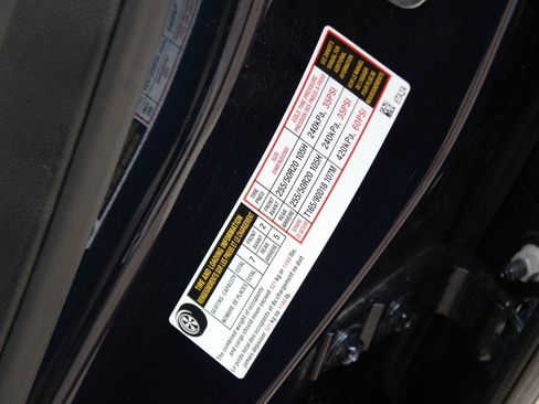 Used 2024 Nissan Pathfinder SL w/ SL Premium Package image 33