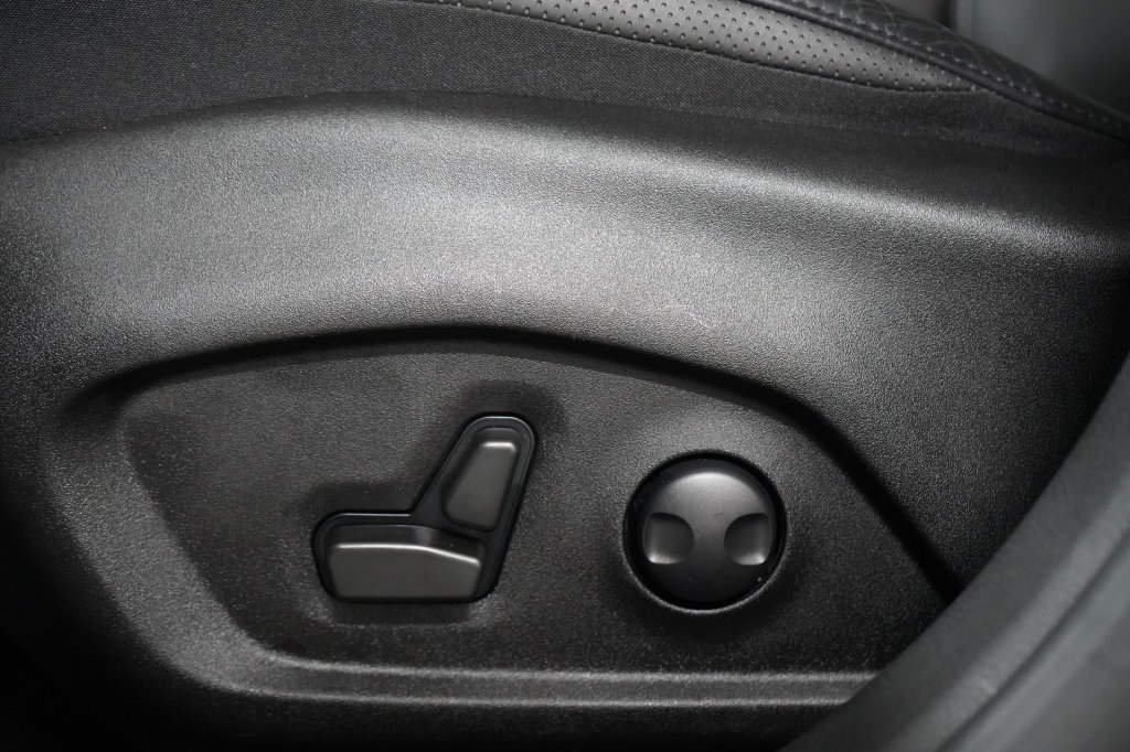 Used 2023 Jeep Renegade Limited AWD/4WD image 17