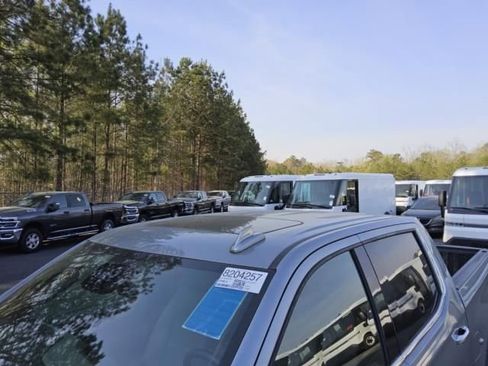 Used 2025 Chevrolet Silverado 1500 LTZ image 2