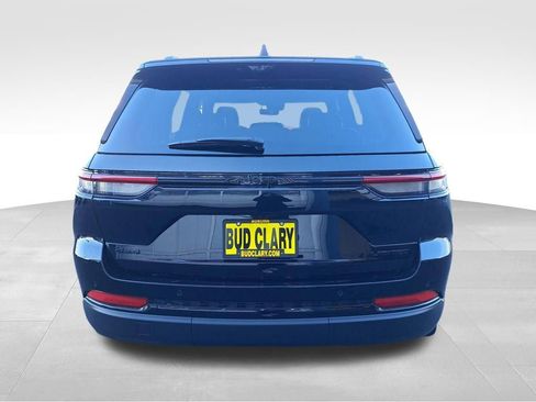 New 2025 Jeep Grand Cherokee Limited w/ Luxury Tech Group II image 4