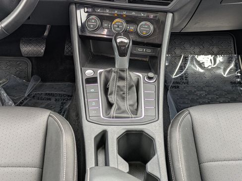 Used 2024 Volkswagen Jetta SE w/ Panoramic Sunroof Package FWD image 18