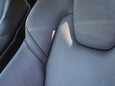 Used 2025 Volvo XC60 B5 Plus image 21