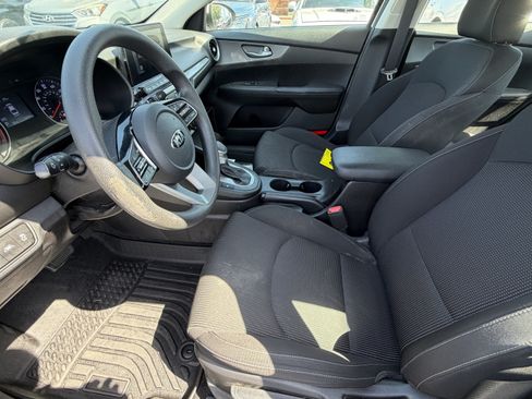 Used 2019 Kia Forte LXS FWD image 11