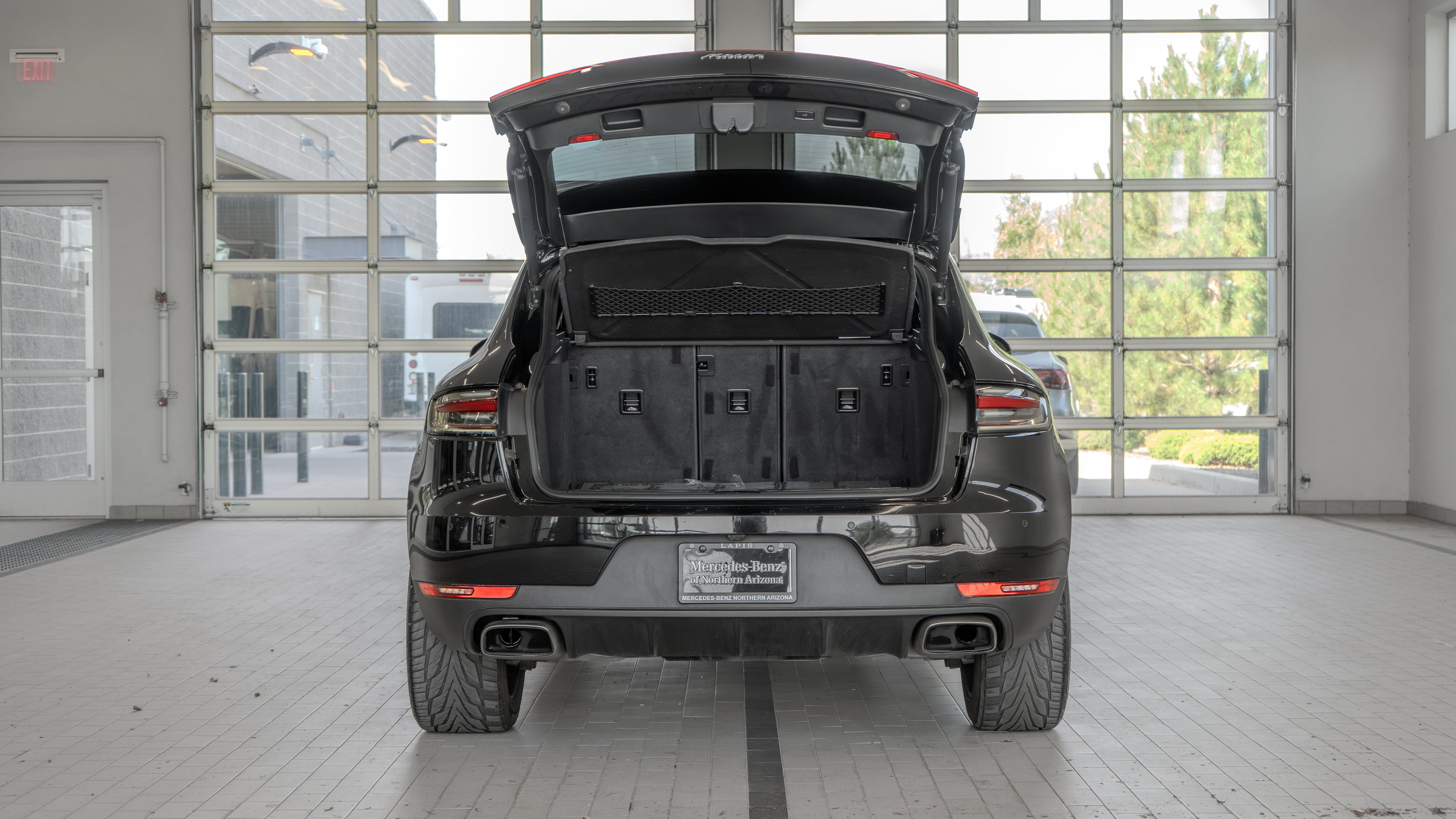 Used 2020 Porsche Macan AWD/4WD image 16
