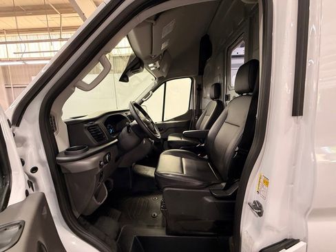 Used 2025 Ford Transit 250 148 High Roof RWD image 17