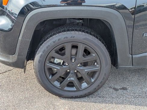 Used 2023 Jeep Renegade Altitude w/ Sun/Sound Group image 10