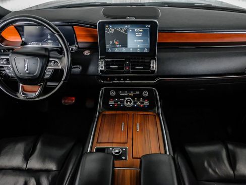 Used 2020 Lincoln Navigator L Reserve RWD image 13