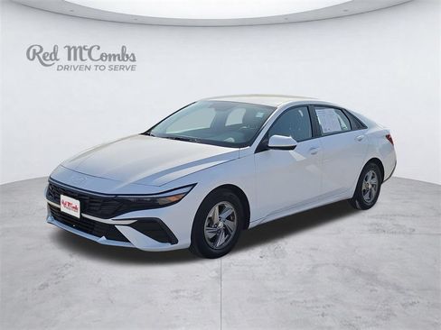 Certified 2024 Hyundai Elantra SE FWD image 1