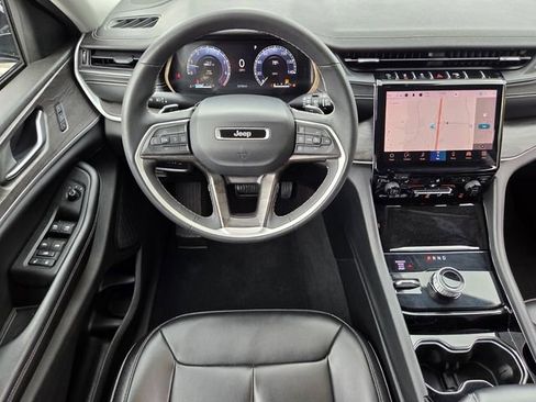 Used 2023 Jeep Grand Cherokee L Limited AWD/4WD image 14