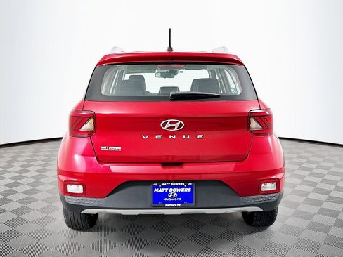 Used 2023 Hyundai Venue Limited image 6