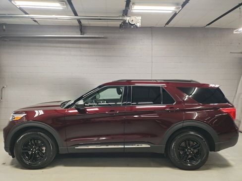 Used 2022 Ford Explorer XLT w/ Equipment Group 202A image 18